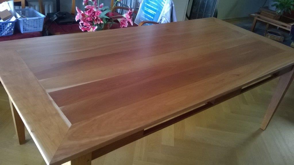 tafels kersenhouten tafel renoveren ritmeester alblasserdam